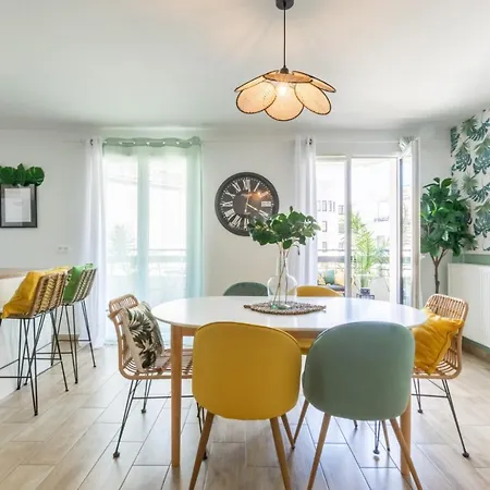 Apartment Tropical Garden By Plaza